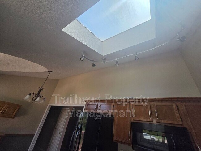 Building Photo - 607 SE Steeple Ln