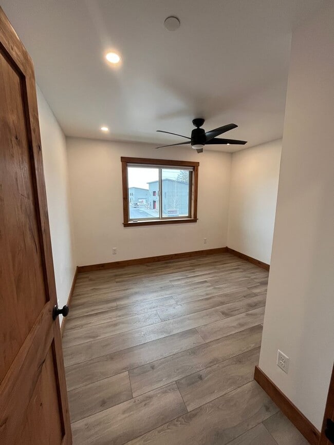 Building Photo - 48 Cedron Rd