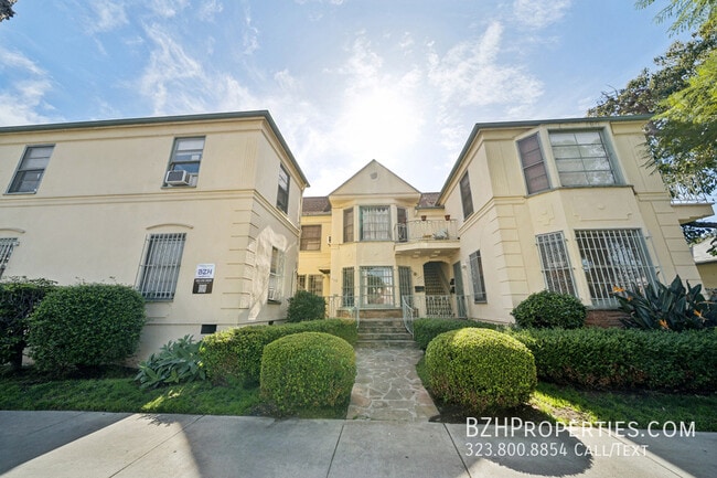 Building Photo - 7758 Rosewood Ave