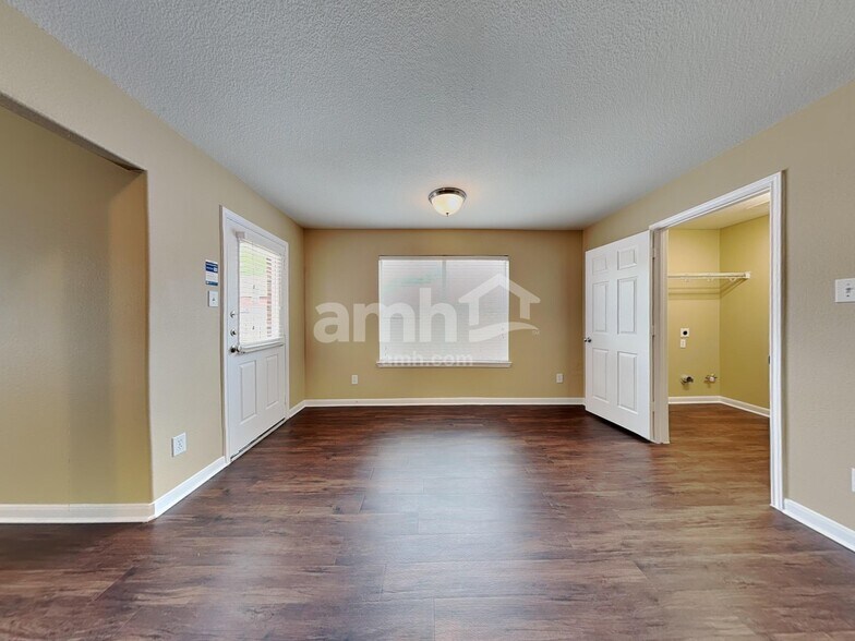 Building Photo - 22927 Lily Creek Dr