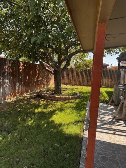 Building Photo - 403 Crenshaw Dr