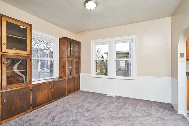 Building Photo - Large Firestone 4 Bed Brick Home