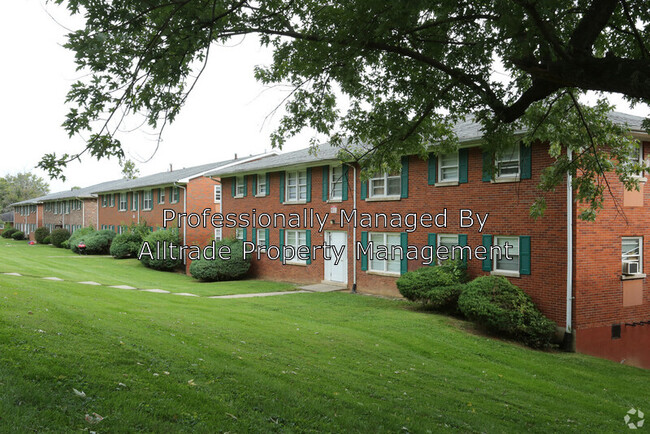 Primary Photo - 1921 Cambridge Dr