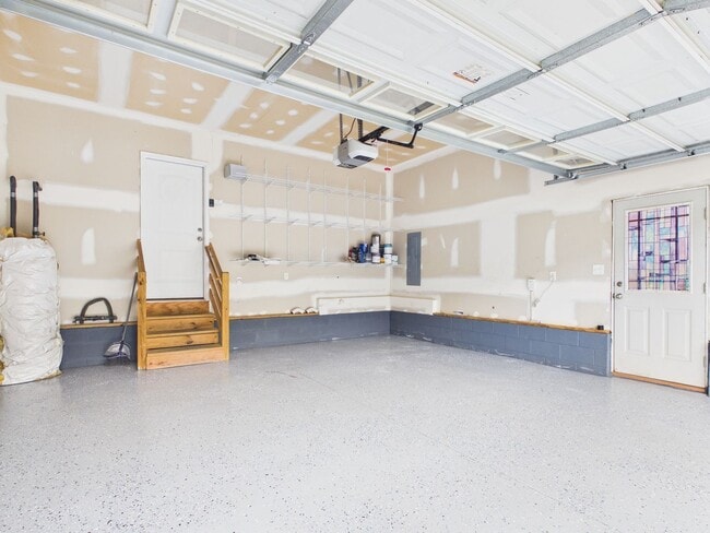 Building Photo - 3015 Chislet Dr