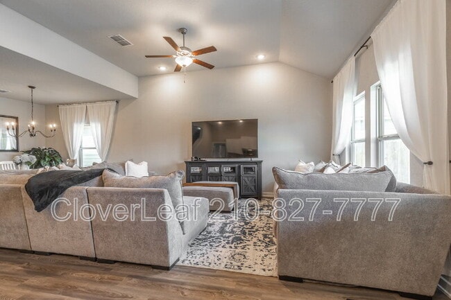 Building Photo - 709 Stonemanor Bay