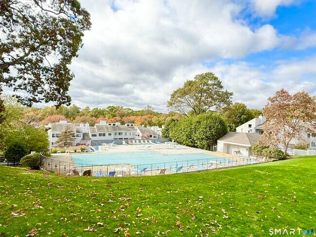 Building Photo - 129 Rowayton Woods Dr