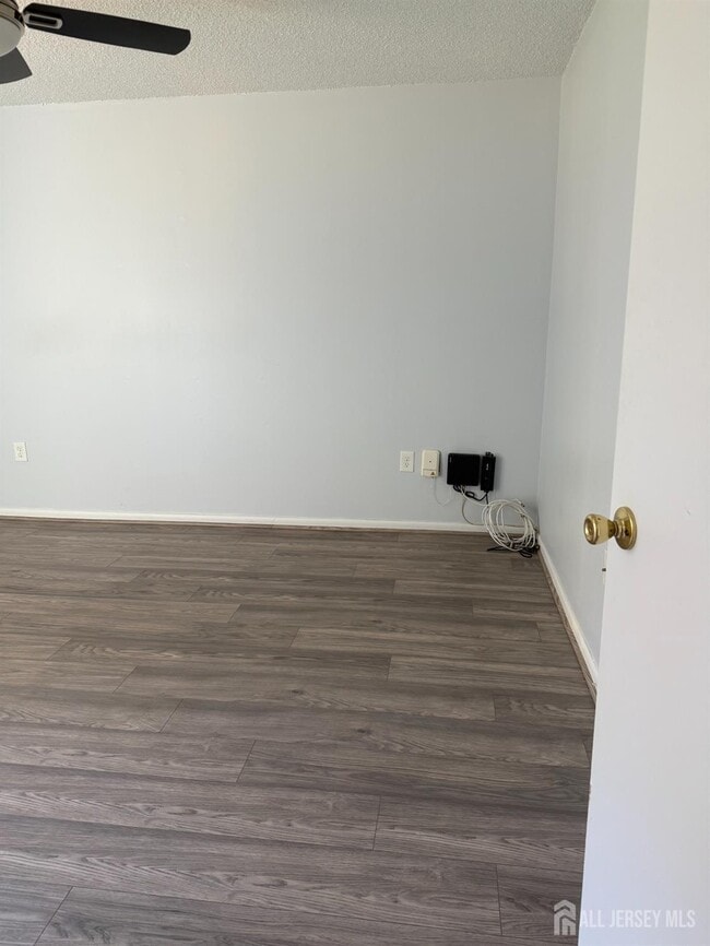 Building Photo - 1819 Ravens Crest Dr