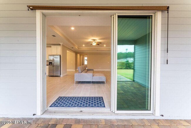 Building Photo - 360 Tintamarre Dr