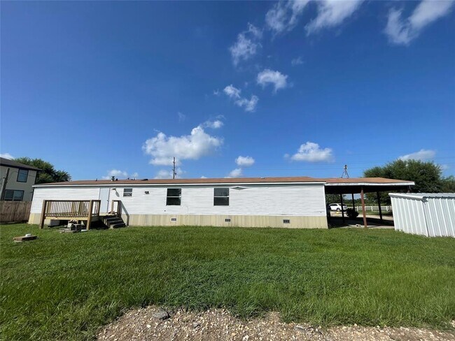 Building Photo - 711 FM 360 Rd