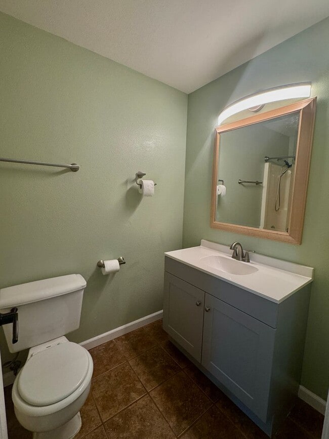 Building Photo - East Bremerton rambler with huge fenced yard...now available