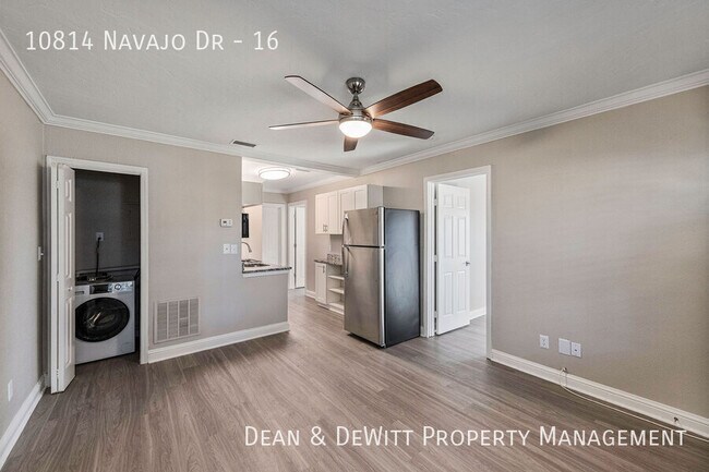 Building Photo - 10814 Navajo Dr
