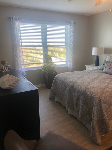 Bedroom - 5220 Brittany Dr S