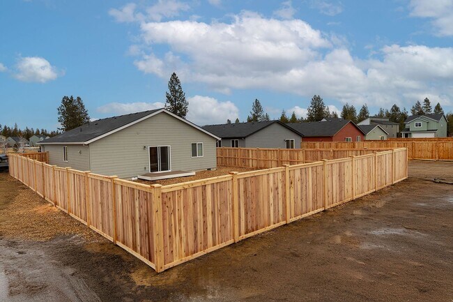Building Photo - Brand New Home - 3bdrm 2.5ba - The Reserve in the Pines - La Pine, OR