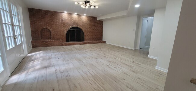 Building Photo - 12812 Bluet Ln