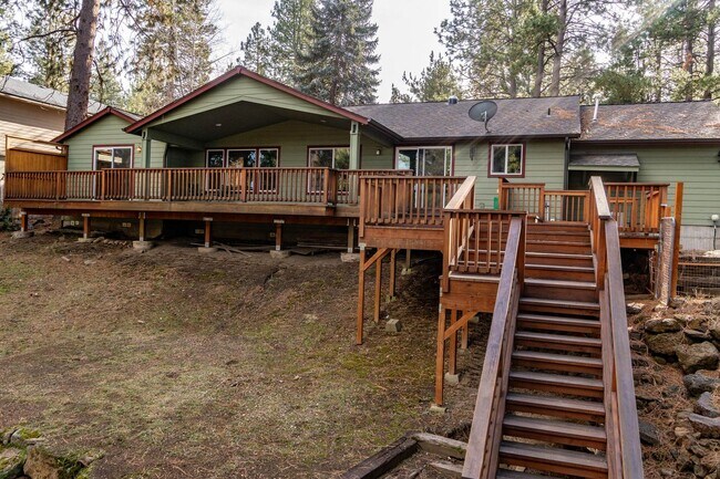 Building Photo - This could be your dream home! Must see!!