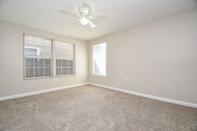 Building Photo - 2928 Wayne St