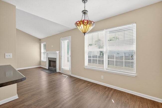 Building Photo - 851 Kanatak Ln