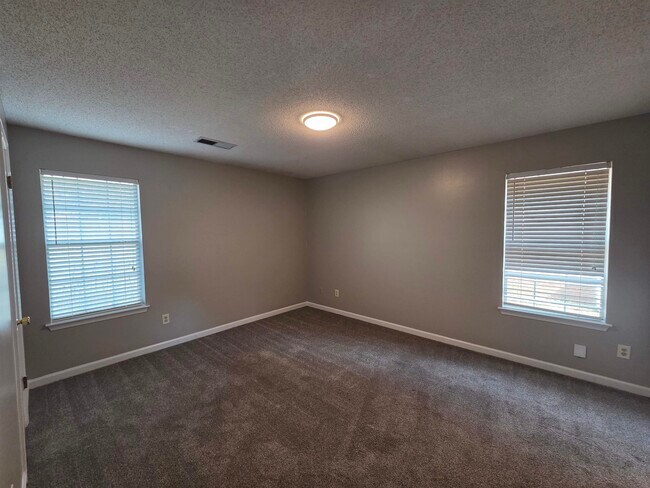 Building Photo - 7780 Mesa Dr