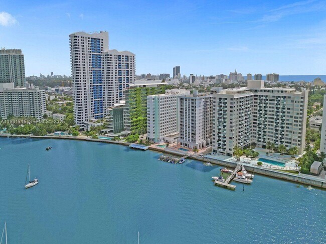 Building Photo - 1228 West Ave