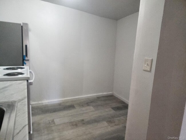 Building Photo - 116 E Main St