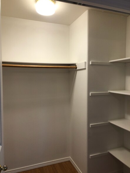 Building Photo - 4225 Mahrt Ave SE