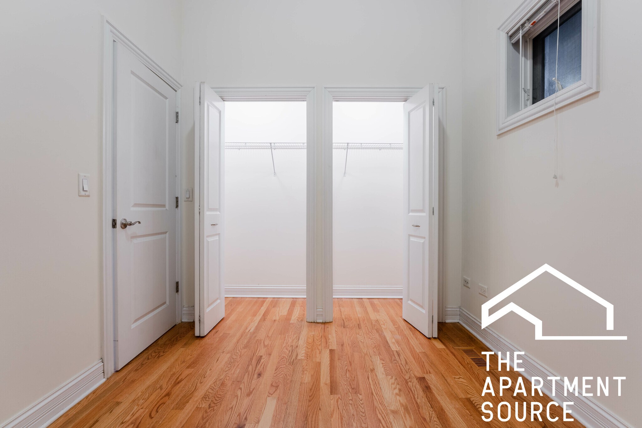 Building Photo - 3338 N Sheffield Ave