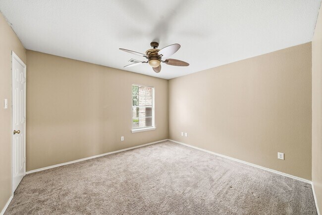 Building Photo - 4323 Ringrose Dr