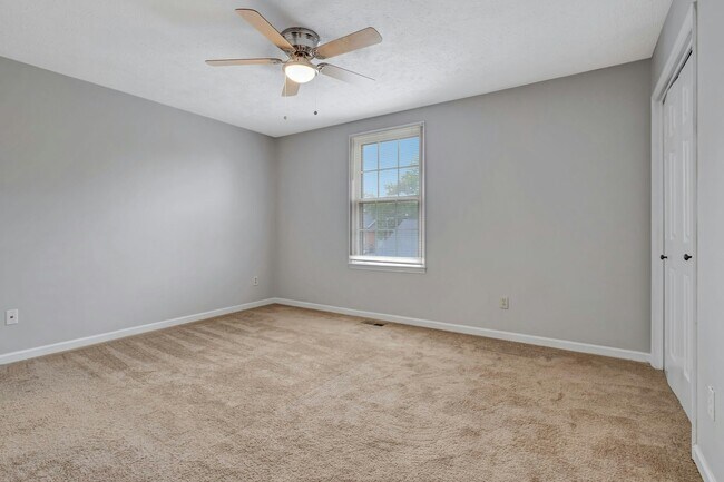 Building Photo - 321 Lakebrink Dr