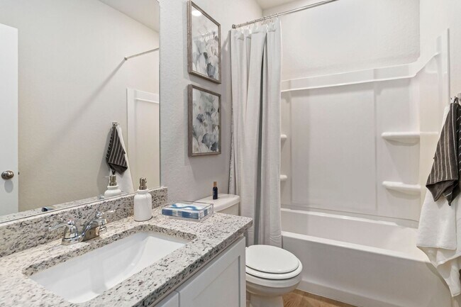 Building Photo - Brand New Amanda Park Townhome | 3 Bed, Private Yard & Modern Finishes