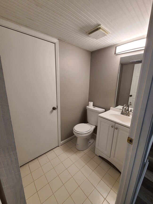 Building Photo - 77 Sandalwood Cir