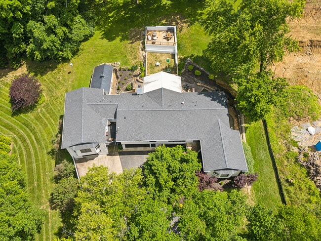 Building Photo - 4604 Mountainview Dr