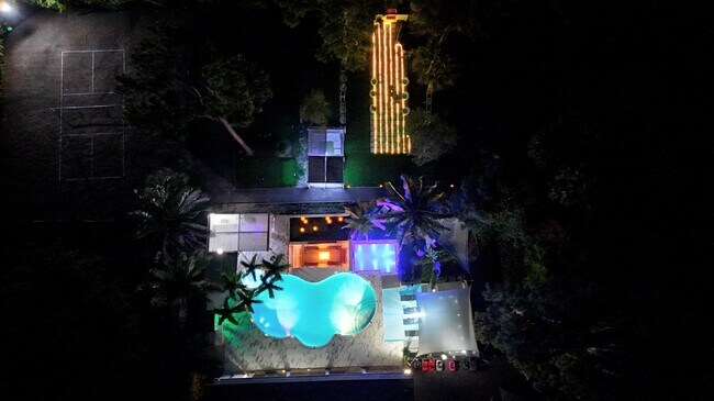 Building Photo - 377 Squire Dr