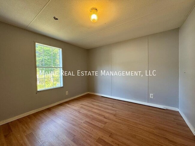 Building Photo - 102 Park Dr