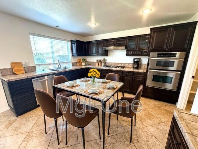 Building Photo - 11026 Evergreen Loop