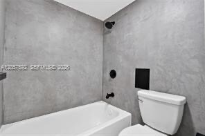 Building Photo - 3301 N Country Club Dr