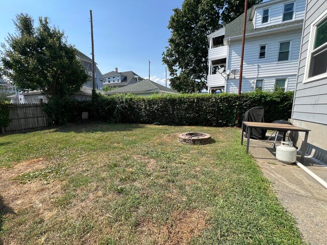 Building Photo - 167-169-169 Kent Ave