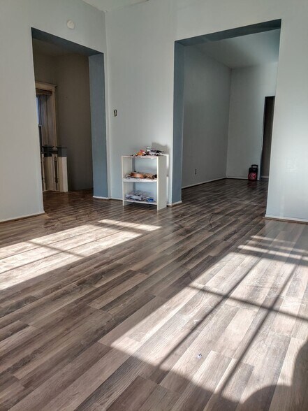 Building Photo - 4427 Athlone Ave