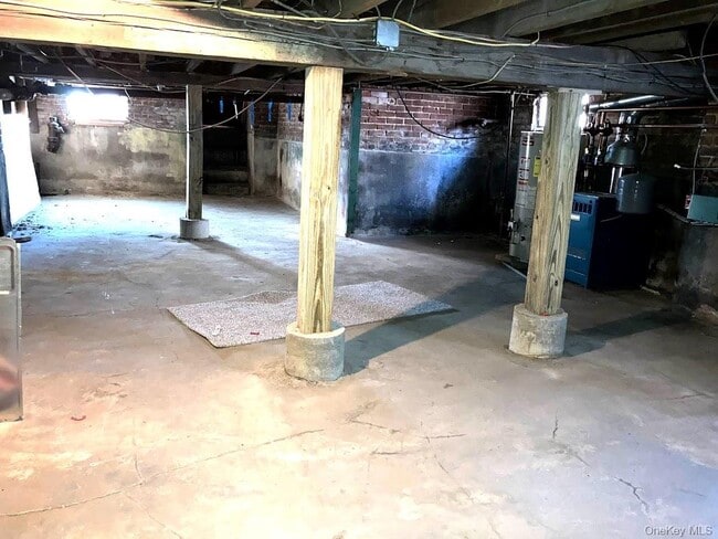 Building Photo - 191 W Main St