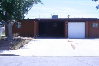 Building Photo - 4943 E Lana Dr