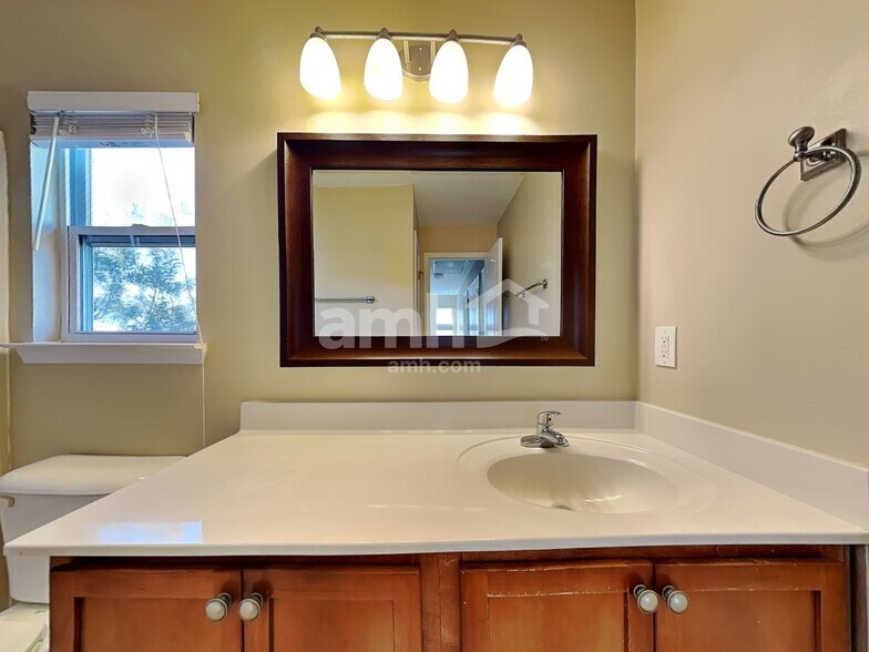 Building Photo - 65 Heritage Pky