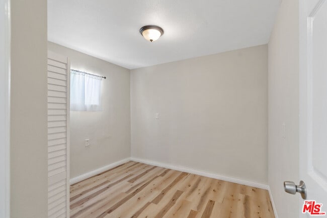Building Photo - 1828 W 47th St