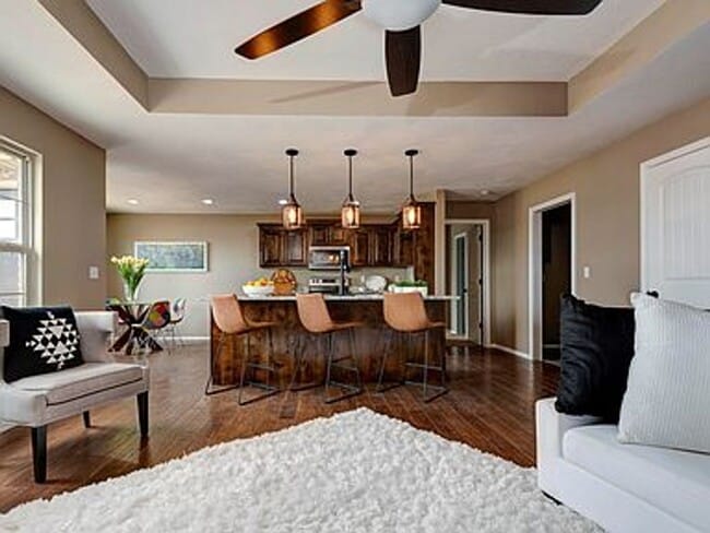 Building Photo - Luxury, Location, and Convenience.