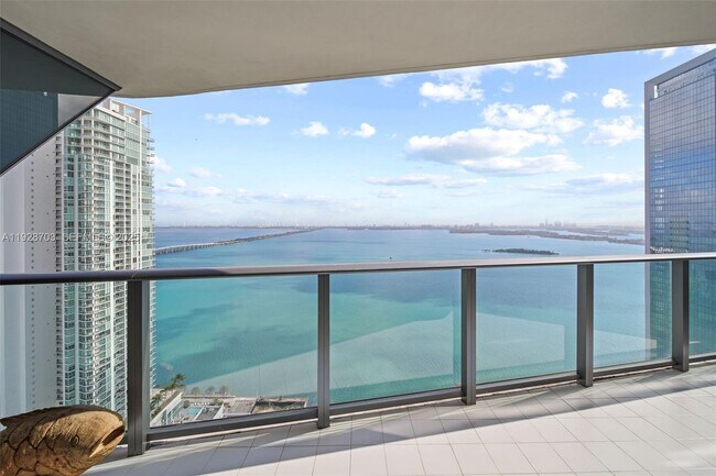 Building Photo - 460 NE 28th St