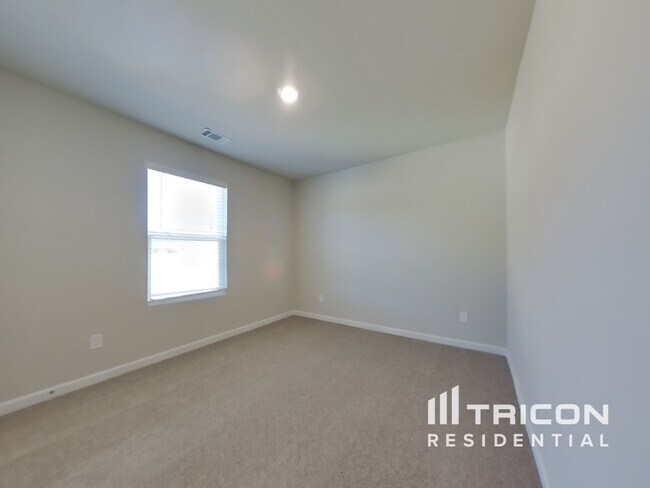 Building Photo - 112 Highland Dr