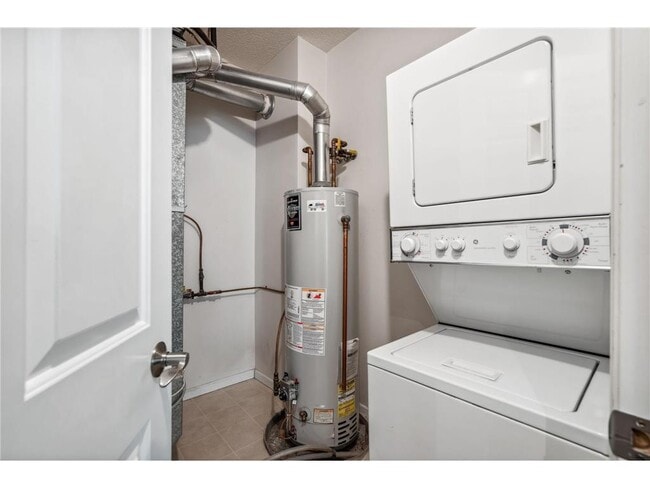 Building Photo - 675 N 1st St