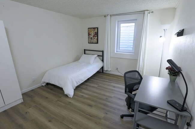 Building Photo - 6659 Upham Dr