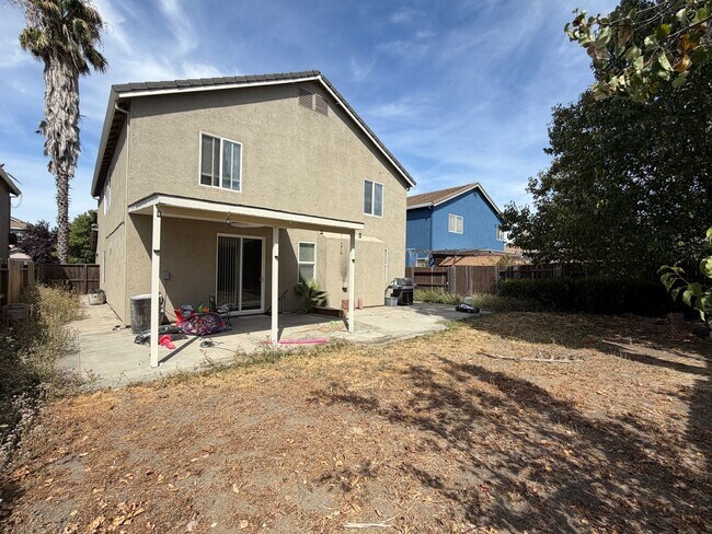 Building Photo - 12 Jackdaw Ct