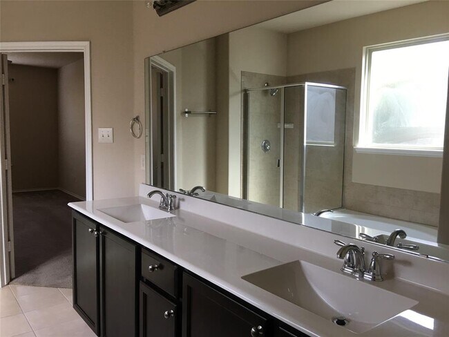 Building Photo - 1008 Forest Meadow Ct