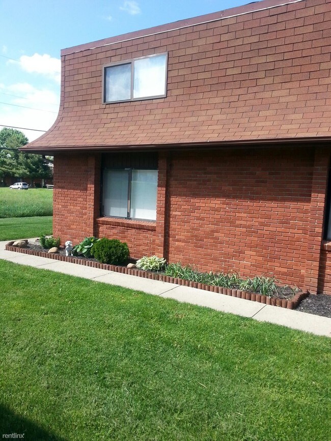 1 br, 1 bath 4plex 725 Moull St 715 d 721 Moull St Newark OH 43055