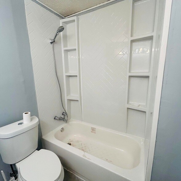 Building Photo - 1918 71st St